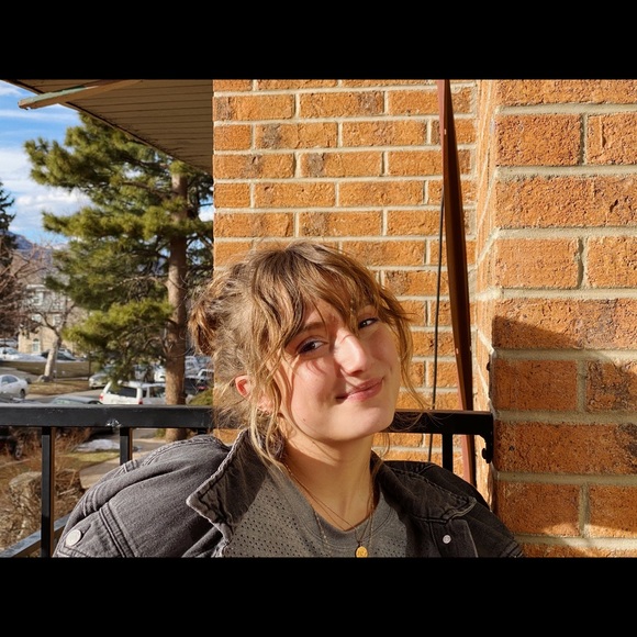 Meet your Posher, Rachel - Picture 3 of 3